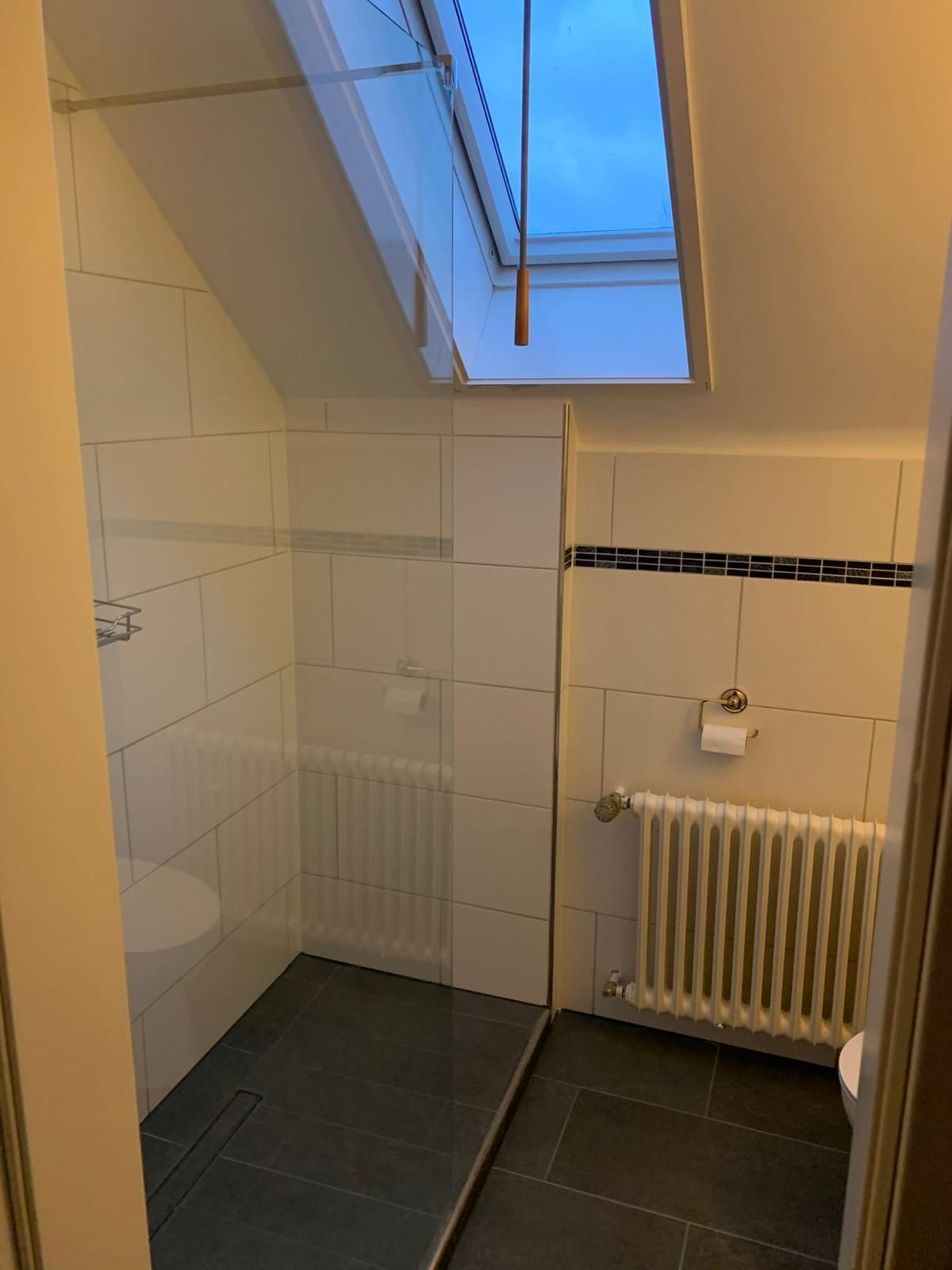 Badezimmer Dusche Monteurunterkunft Wuppertal